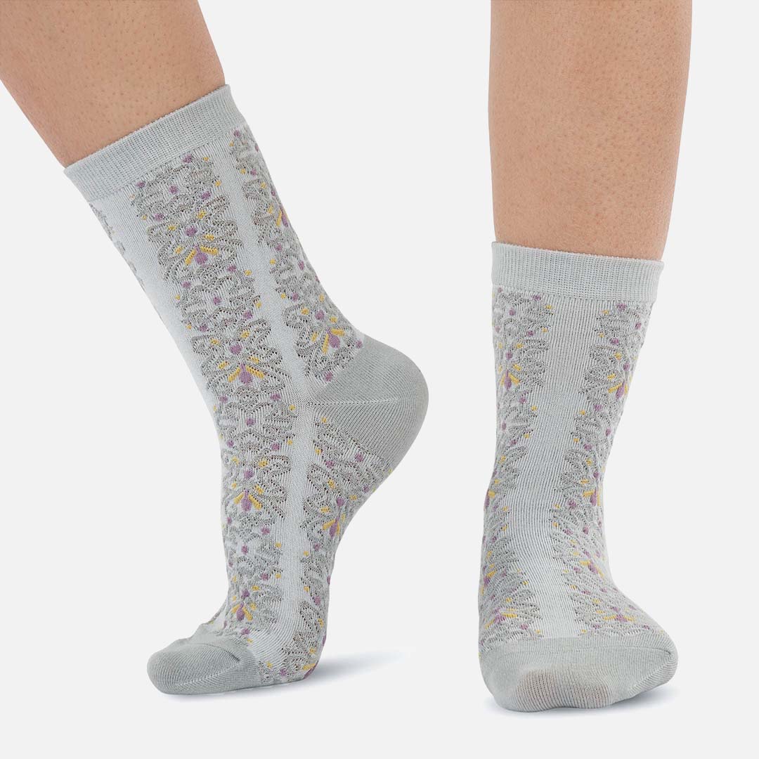 DAISY ALLOVER GREY CREW LENGTH SOCKS