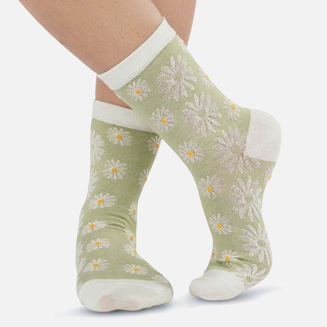 DAISY GREEN CARNATION CREW LENGTH SOCKS