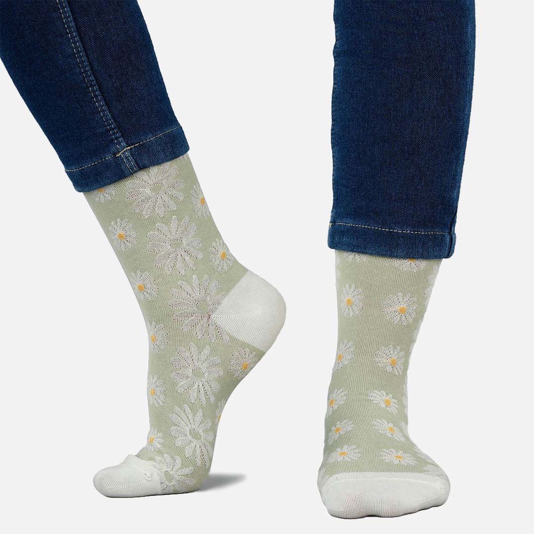 DAISY GREEN CARNATION CREW LENGTH SOCKS