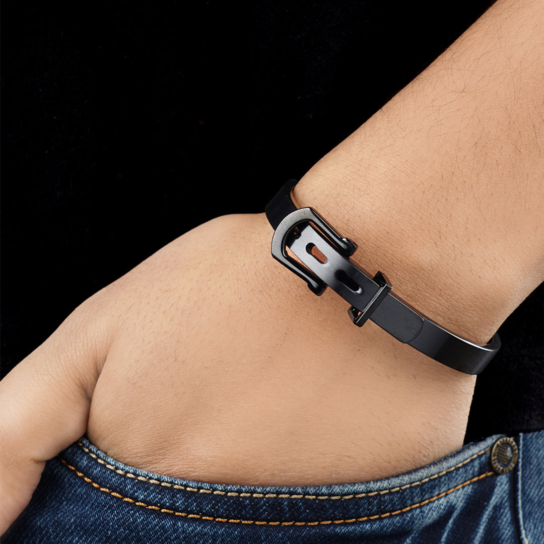 BLACK TITANIUM FINISH BUCKLE BRACELET